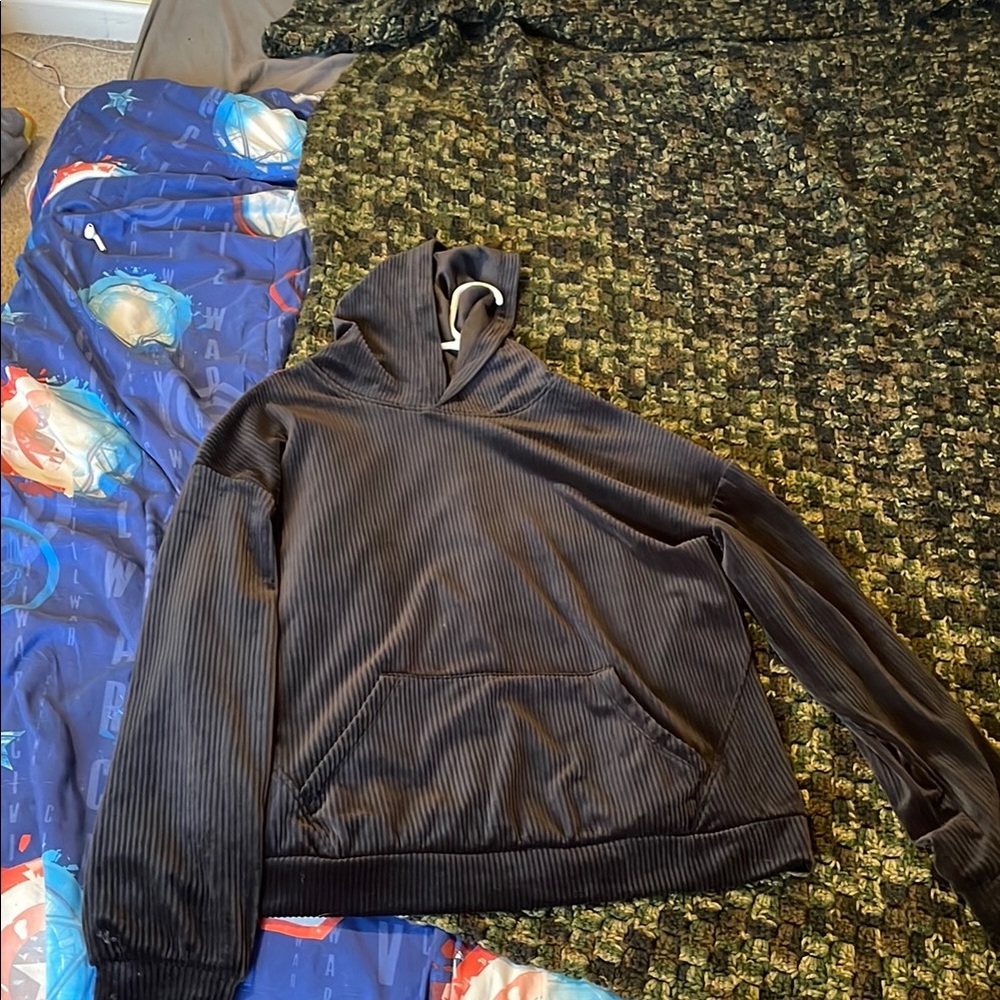 Black Hoodie Jacket with Smooth Fabric and Full-Length Zipper